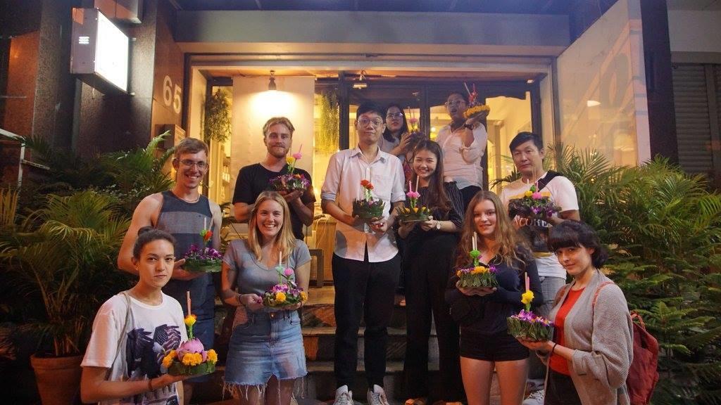 Good One Poshtel & Cafe Bar Pansiyon Bangkok Dış mekan fotoğraf
