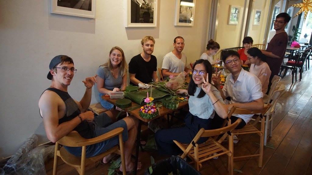 Good One Poshtel & Cafe Bar Pansiyon Bangkok Dış mekan fotoğraf